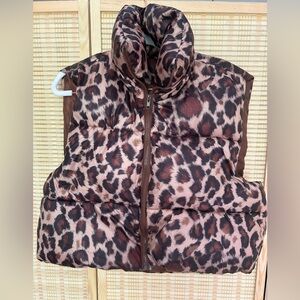 Size ? MINT Like Brand New Leopard Print Puffer Vest (fits like size M/L)